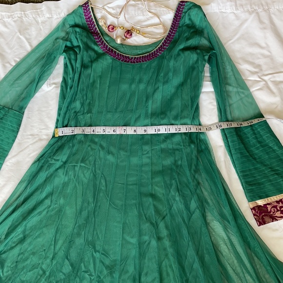 Anarkali net churidar - Picture 3 of 4